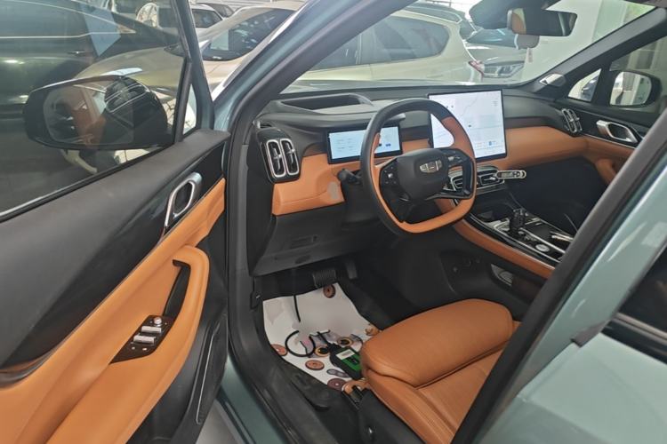 Used Geely Auto FX11 2025 4th Generation 1.5TD DCT Jinxiu Driver Seat
