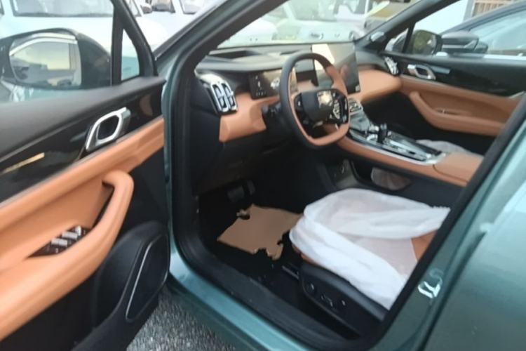 Used Geely Auto FX11 2025 4th Generation 1.5TD DCT Jinxiu Driver Seat