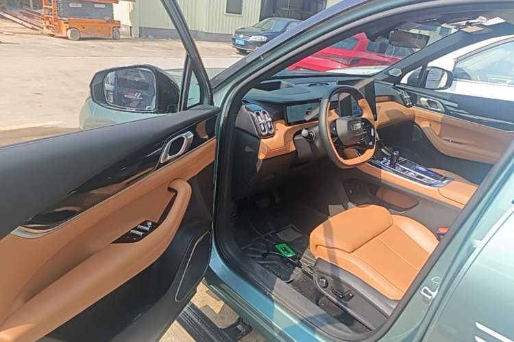 Used Geely Auto FX11 2025 4th Generation 1.5TD DCT Jinxiu Driver Seat
