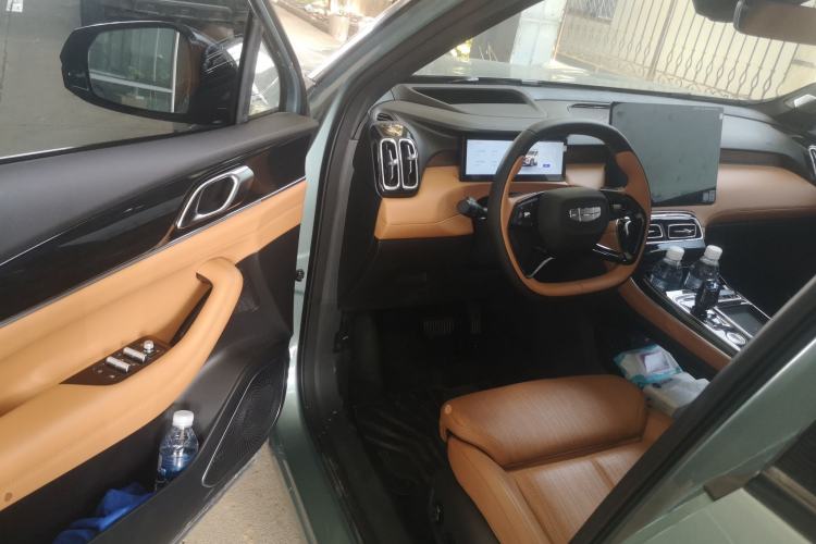 Used Geely Auto FX11 2025 4th Generation 1.5TD DCT Jinxiu Driver Seat