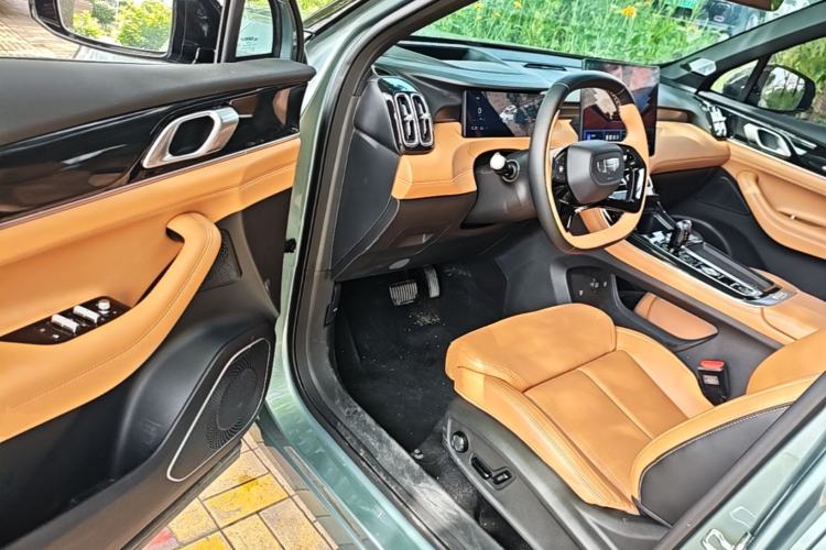 Used Geely Auto FX11 2025 4th Generation 1.5TD DCT Jinxiu Driver Seat