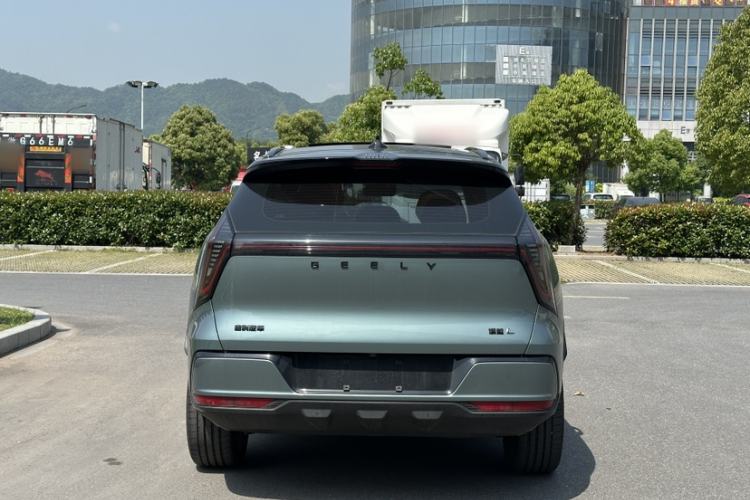 Used Geely Auto FX11 2025 4th Generation 1.5TD DCT Jinxiu Exterior 4