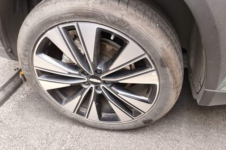 Used Geely Auto FX11 2025 4th Generation 1.5TD DCT Jinxiu Exterior 5