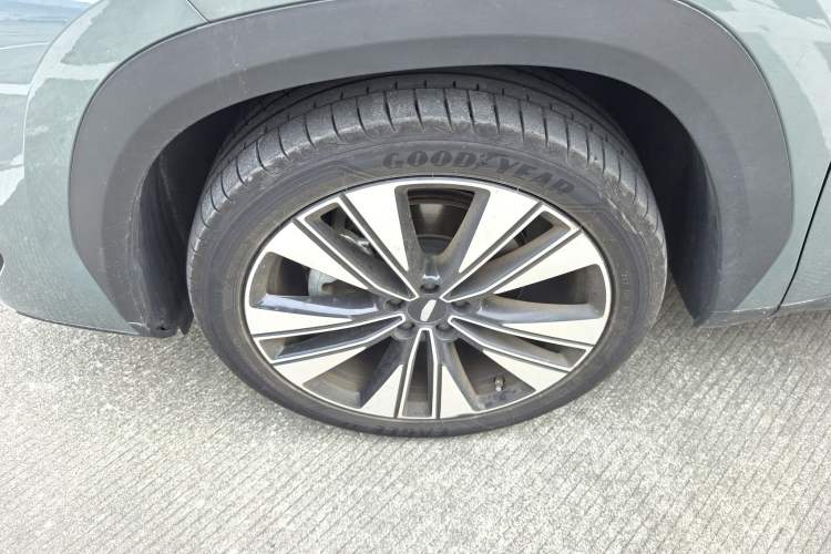 Used Geely Auto FX11 2025 4th Generation 1.5TD DCT Jinxiu Exterior 6
