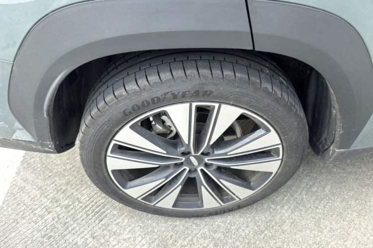 Used Geely Auto FX11 2025 4th Generation 1.5TD DCT Jinxiu Exterior 9