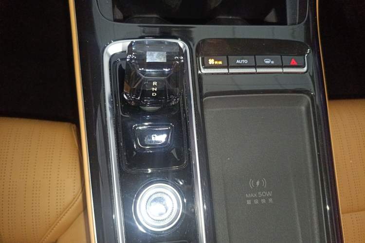 Used Geely Auto FX11 2025 4th Generation 1.5TD DCT Jinxiu Gear Lever