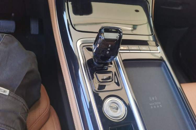 Used Geely Auto FX11 2025 4th Generation 1.5TD DCT Jinxiu Gear Lever
