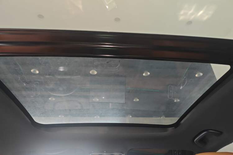 Used Geely Auto FX11 2025 4th Generation 1.5TD DCT Jinxiu Headliner