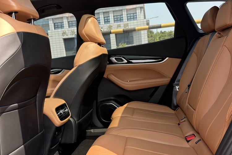 Used Geely Auto FX11 2025 4th Generation 1.5TD DCT Jinxiu Interior 4