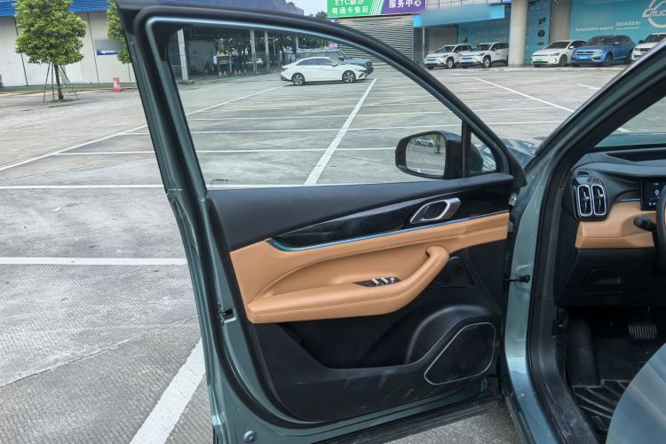 Used Geely Auto FX11 2025 4th Generation 1.5TD DCT Jinxiu Interior 5