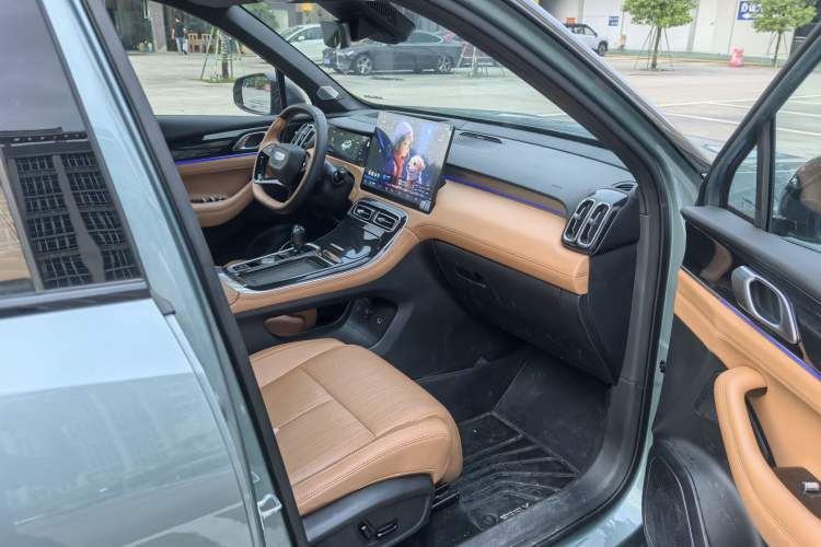 Used Geely Auto FX11 2025 4th Generation 1.5TD DCT Jinxiu Interior 9