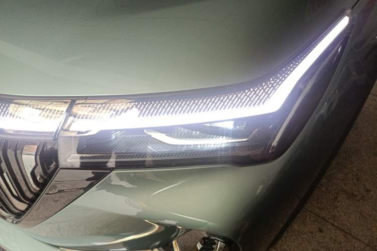 Used Geely Auto FX11 2025 4th Generation 1.5TD DCT Jinxiu Left Front Headlight