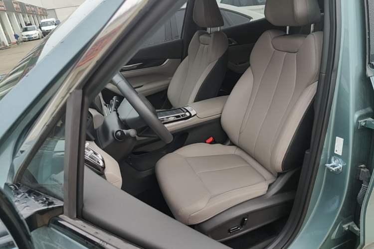 Used Geely Auto FX11 2025 4th Generation 1.5TD DCT – The Start Left Front Seat