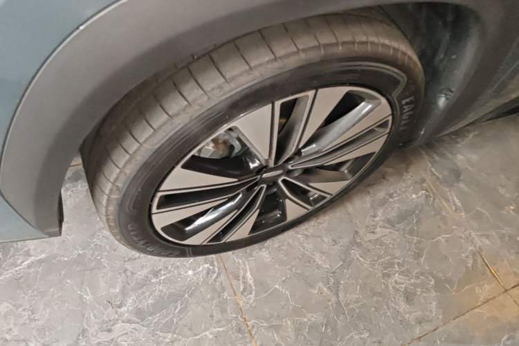 Used Geely Auto FX11 2025 4th Generation 1.5TD DCT Jinxiu Left Front Wheel Hub