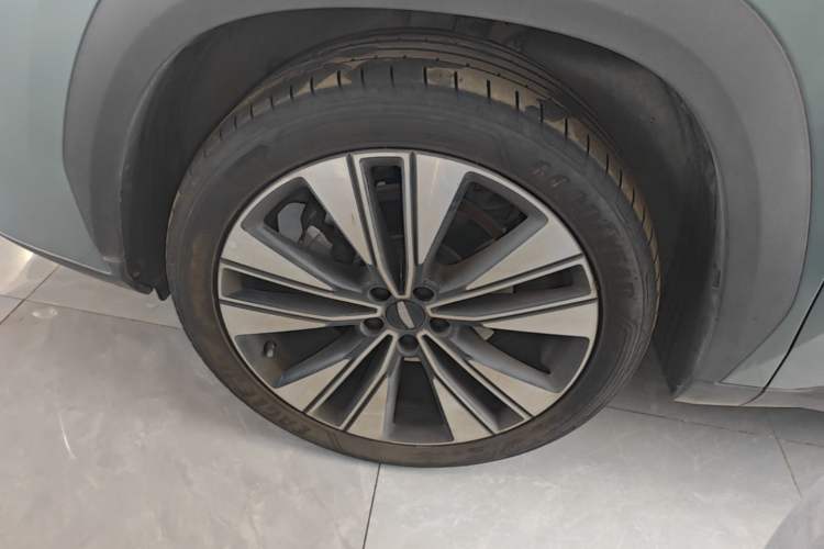Used Geely Auto FX11 2025 4th Generation 1.5TD DCT Jinxiu Left Front Wheel Hub