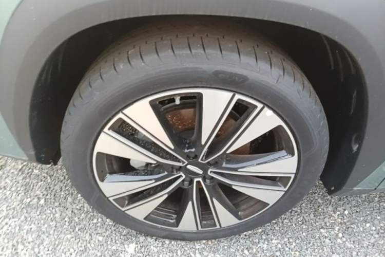 Used Geely Auto FX11 2025 4th Generation 1.5TD DCT Jinxiu Left Front Wheel Hub