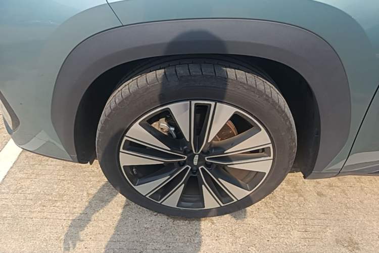 Used Geely Auto FX11 2025 4th Generation 1.5TD DCT Jinxiu Left Front Wheel Hub