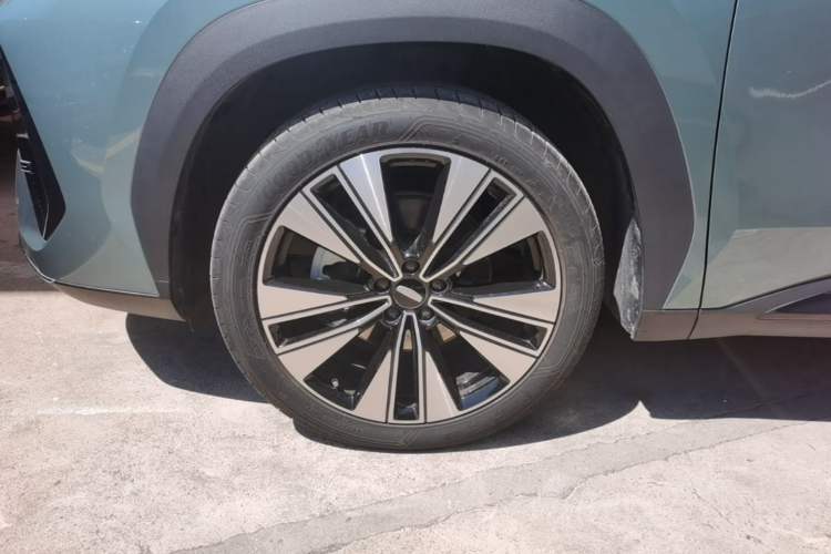 Used Geely Auto FX11 2025 4th Generation 1.5TD DCT Jinxiu Left Front Wheel Hub