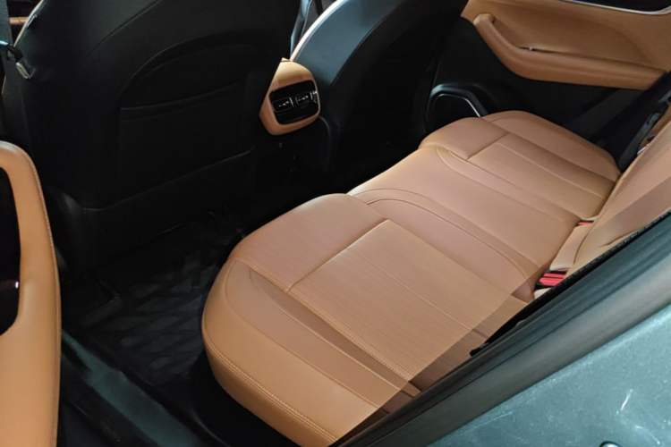 Used Geely Auto FX11 2025 4th Generation 1.5TD DCT Jinxiu Left Rear Seat