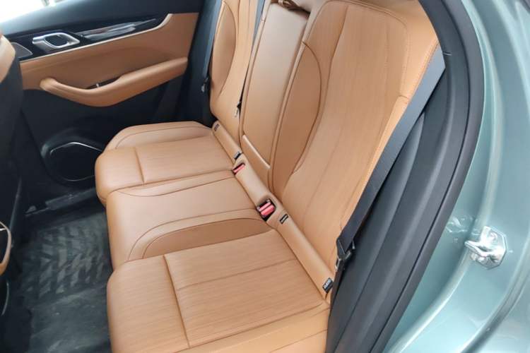 Used Geely Auto FX11 2025 4th Generation 1.5TD DCT Jinxiu Left Rear Seat