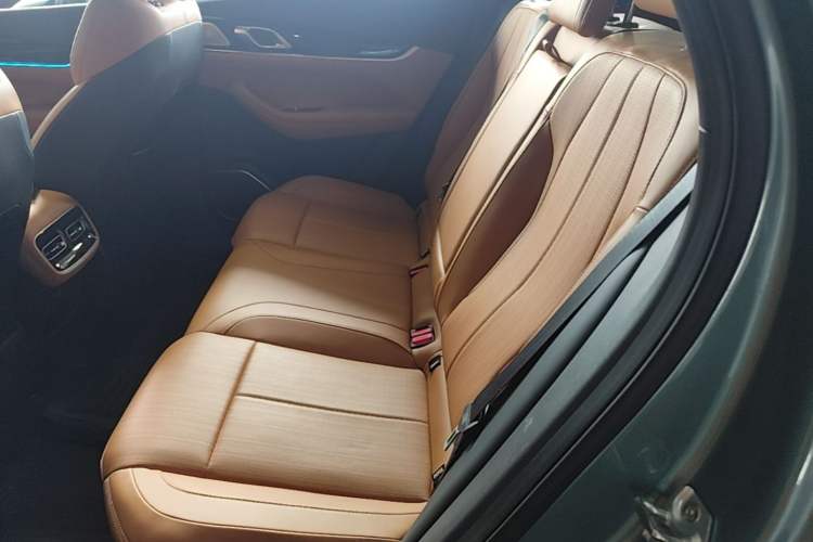 Used Geely Auto FX11 2025 4th Generation 1.5TD DCT Jinxiu Left Rear Seat