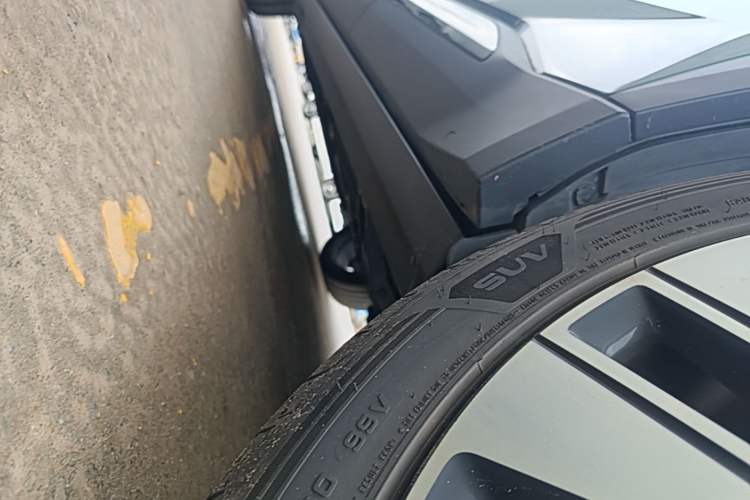 Used Geely Auto FX11 2025 4th Generation 1.5TD DCT Jinxiu Left Side Sill