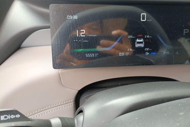 Used Geely Auto FX11 2025 4th Generation 1.5TD DCT – Setting Sail Odometer Close Up