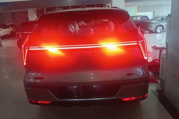 Used Geely Auto FX11 2025 4th Generation 1.5TD DCT Jinxiu Rear