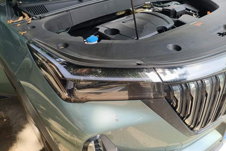 Used Geely Auto FX11 2025 4th Generation 1.5TD DCT – Setting Sail Right Front Headlight