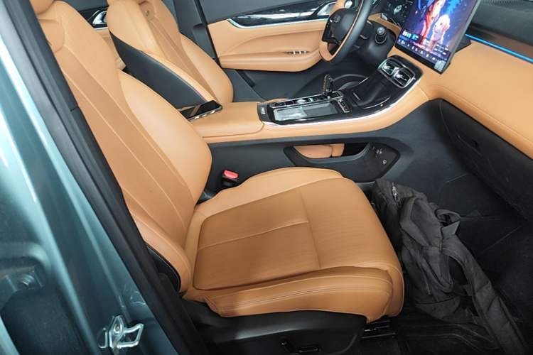 Used Geely Auto FX11 2025 4th Generation 1.5TD DCT Jinxiu Right Front Seat