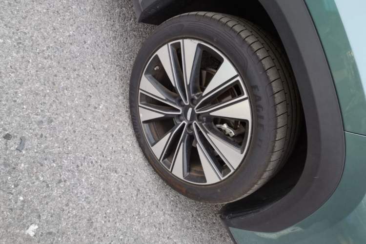 Used Geely Auto FX11 2025 4th Generation 1.5TD DCT Jinxiu Right Front Wheel Hub
