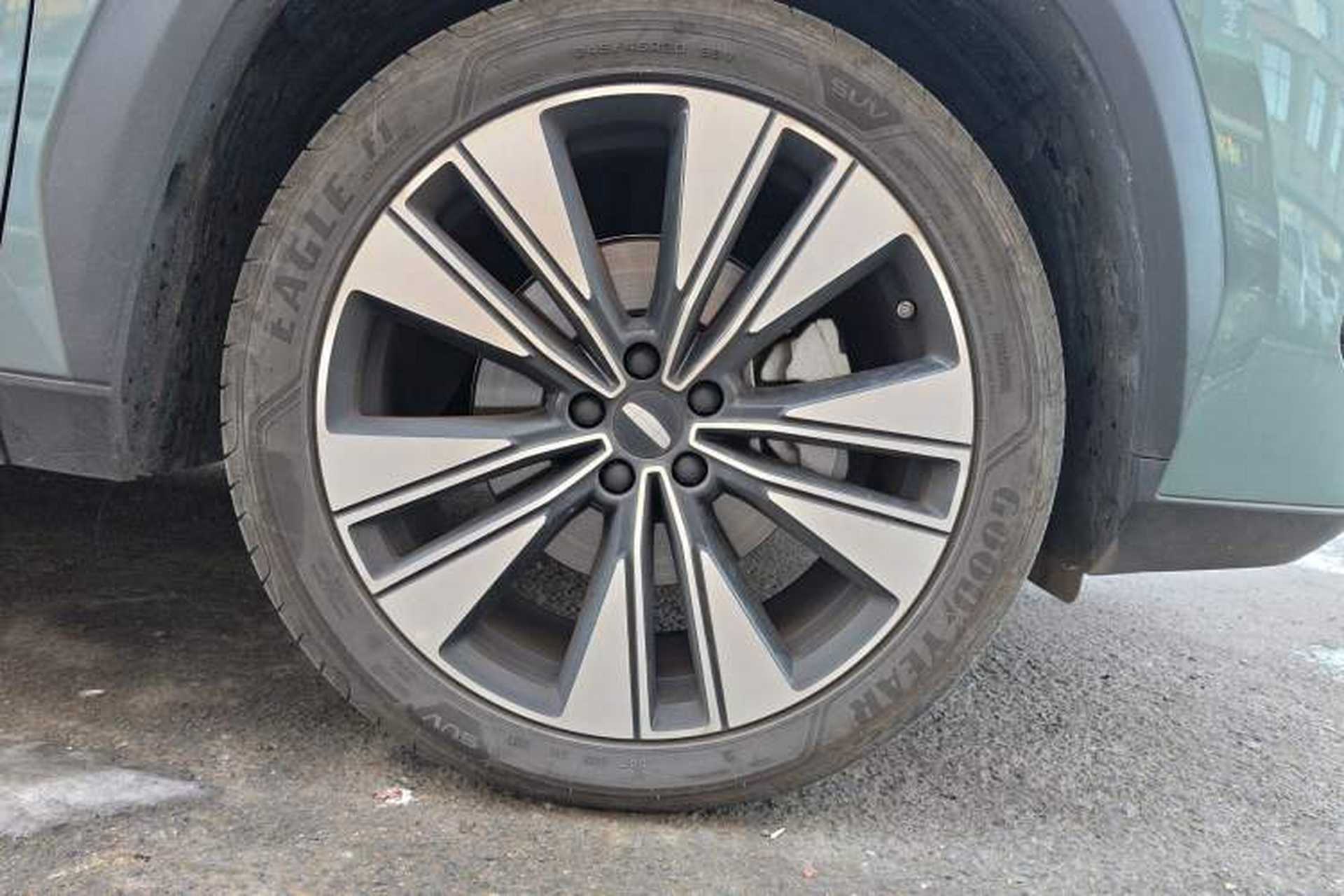 Used Geely Auto FX11 2025 4th Generation 1.5TD DCT Jinxiu Right Front Wheel Hub