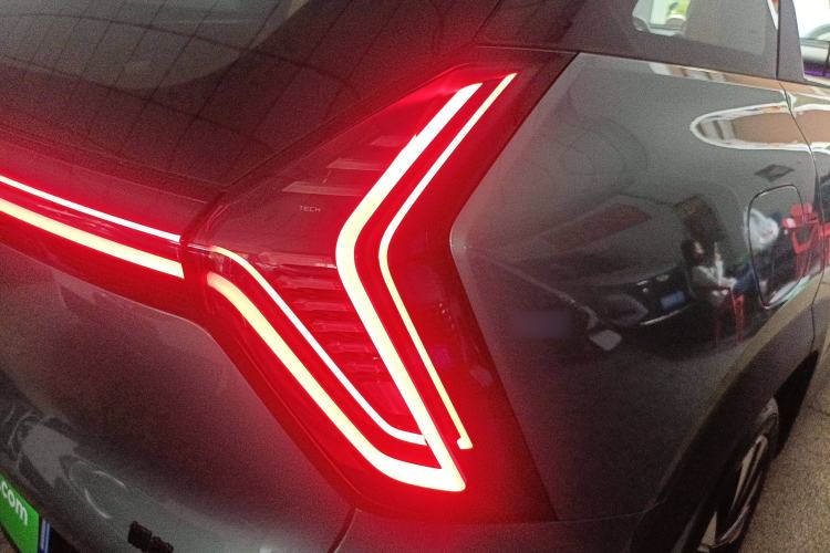 Used Geely Auto FX11 2025 4th Generation 1.5TD DCT Jinxiu Right Rear Taillight