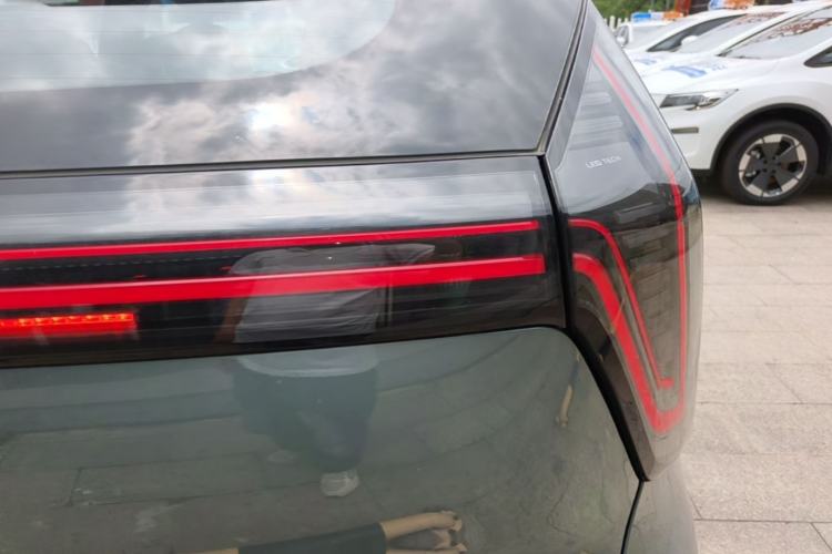 Used Geely Auto FX11 2025 4th Generation 2.0TD DCT—Passion Right Rear Taillight