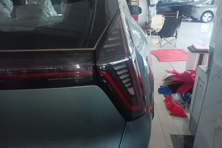 Used Geely Auto FX11 2025 4th Generation 1.5TD DCT Jinxiu Right Rear Taillight