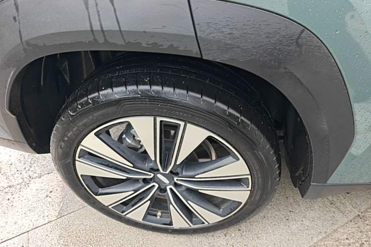 Used Geely Auto FX11 2025 4th Generation 1.5TD DCT Jinxiu Right Rear Wheel Hub