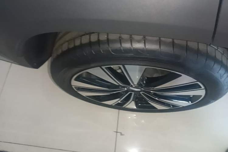 Used Geely Auto FX11 2025 4th Generation 1.5TD DCT Jinxiu Right Rear Wheel Hub
