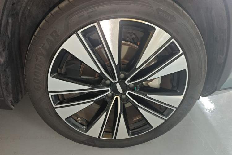 Used Geely Auto FX11 2025 4th Generation 1.5TD DCT Jinxiu Right Rear Wheel Hub