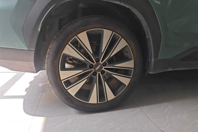 Used Geely Auto FX11 2025 4th Generation 1.5TD DCT Jinxiu Right Rear Wheel Hub