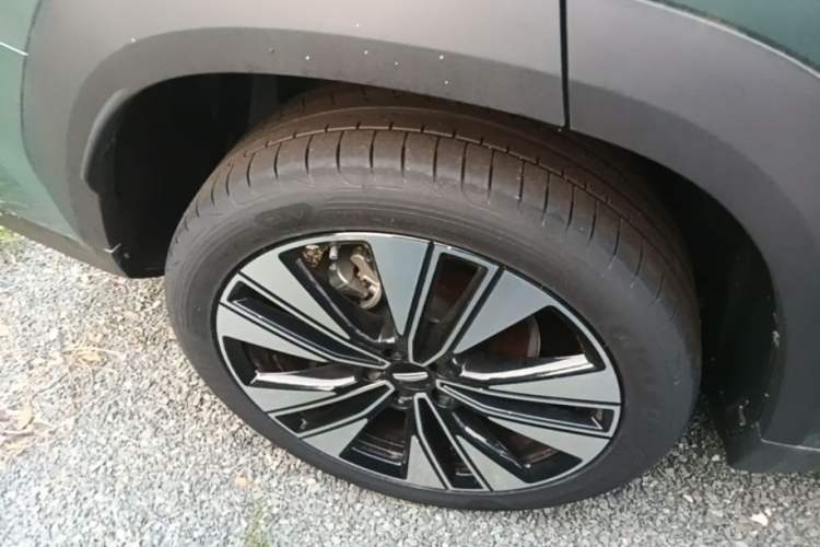 Used Geely Auto FX11 2025 4th Generation 1.5TD DCT Jinxiu Right Rear Wheel Hub