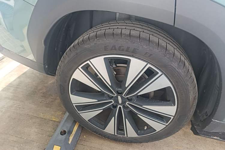 Used Geely Auto FX11 2025 4th Generation 1.5TD DCT Jinxiu Right Rear Wheel Hub