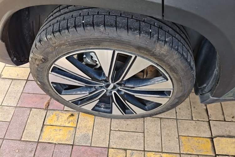Used Geely Auto FX11 2025 4th Generation 1.5TD DCT Jinxiu Right Rear Wheel Hub