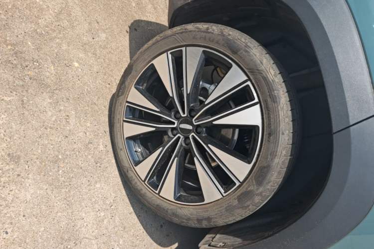 Used Geely Auto FX11 2025 4th Generation 1.5TD DCT Jinxiu Right Rear Wheel Hub