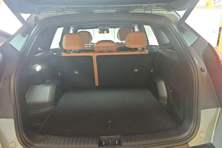 Used Geely Auto FX11 2025 4th Generation 1.5TD DCT Jinxiu Trunk