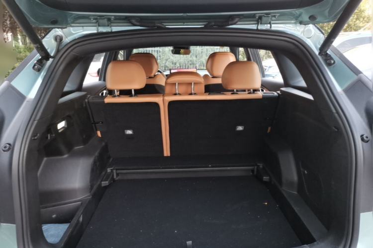 Used Geely Auto FX11 2025 4th Generation 1.5TD DCT Jinxiu Trunk