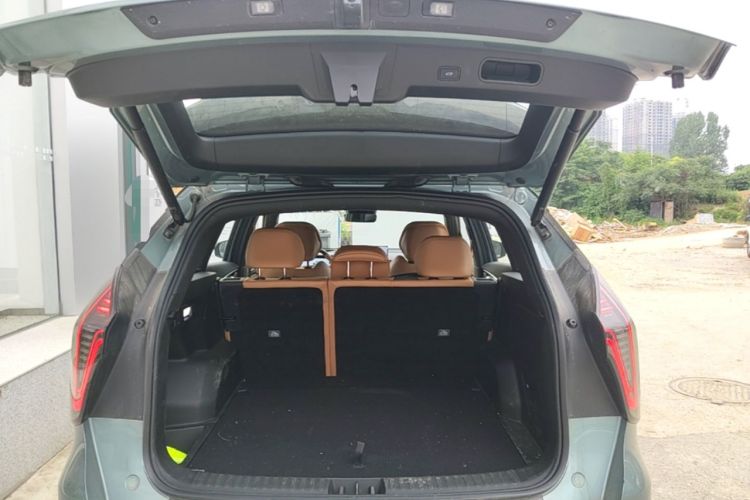 Used Geely Auto FX11 2025 4th Generation 1.5TD DCT Jinxiu Trunk