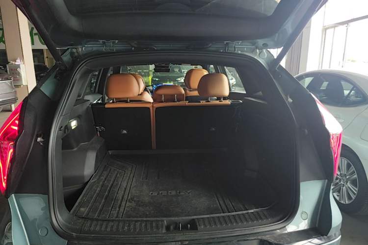 Used Geely Auto FX11 2025 4th Generation 1.5TD DCT Jinxiu Trunk