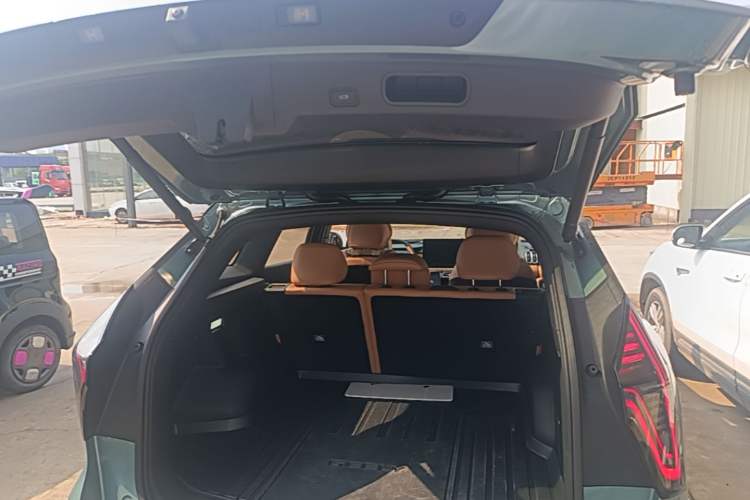 Used Geely Auto FX11 2025 4th Generation 1.5TD DCT Jinxiu Trunk