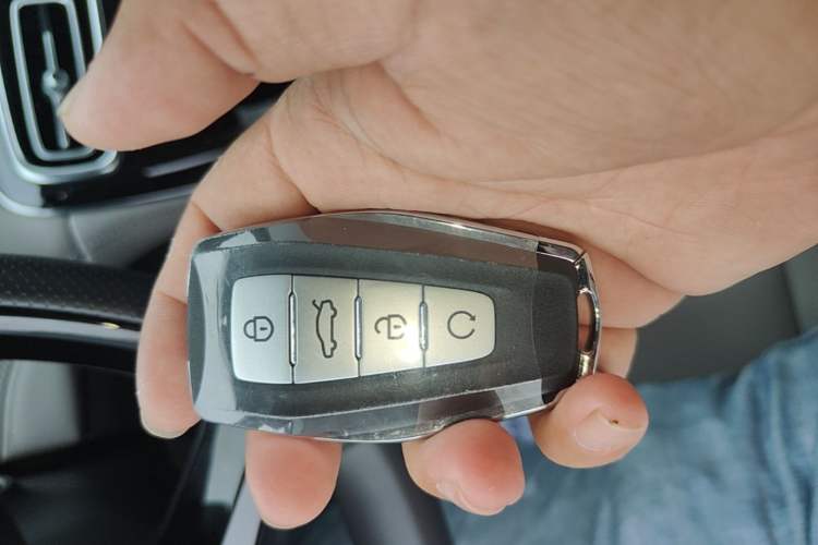 Used Geely Auto FX11 2025 4th Generation 1.5TD DCT – The Start Vehicle Key