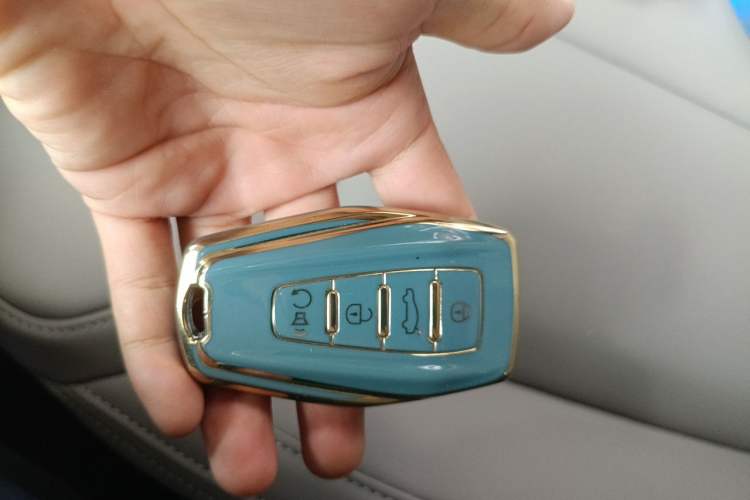 Used Geely Auto FX11 2025 4th Generation 1.5TD DCT – Setting Sail Vehicle Key